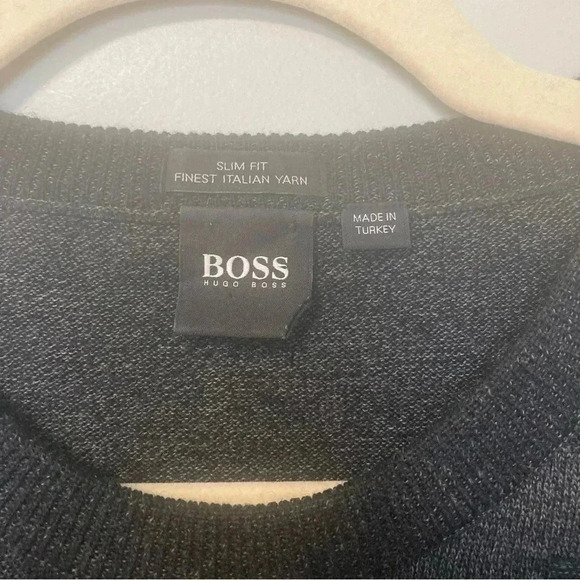 Hugo Boss 100% virgin wool grey black  sweater - Picture 7 of 7